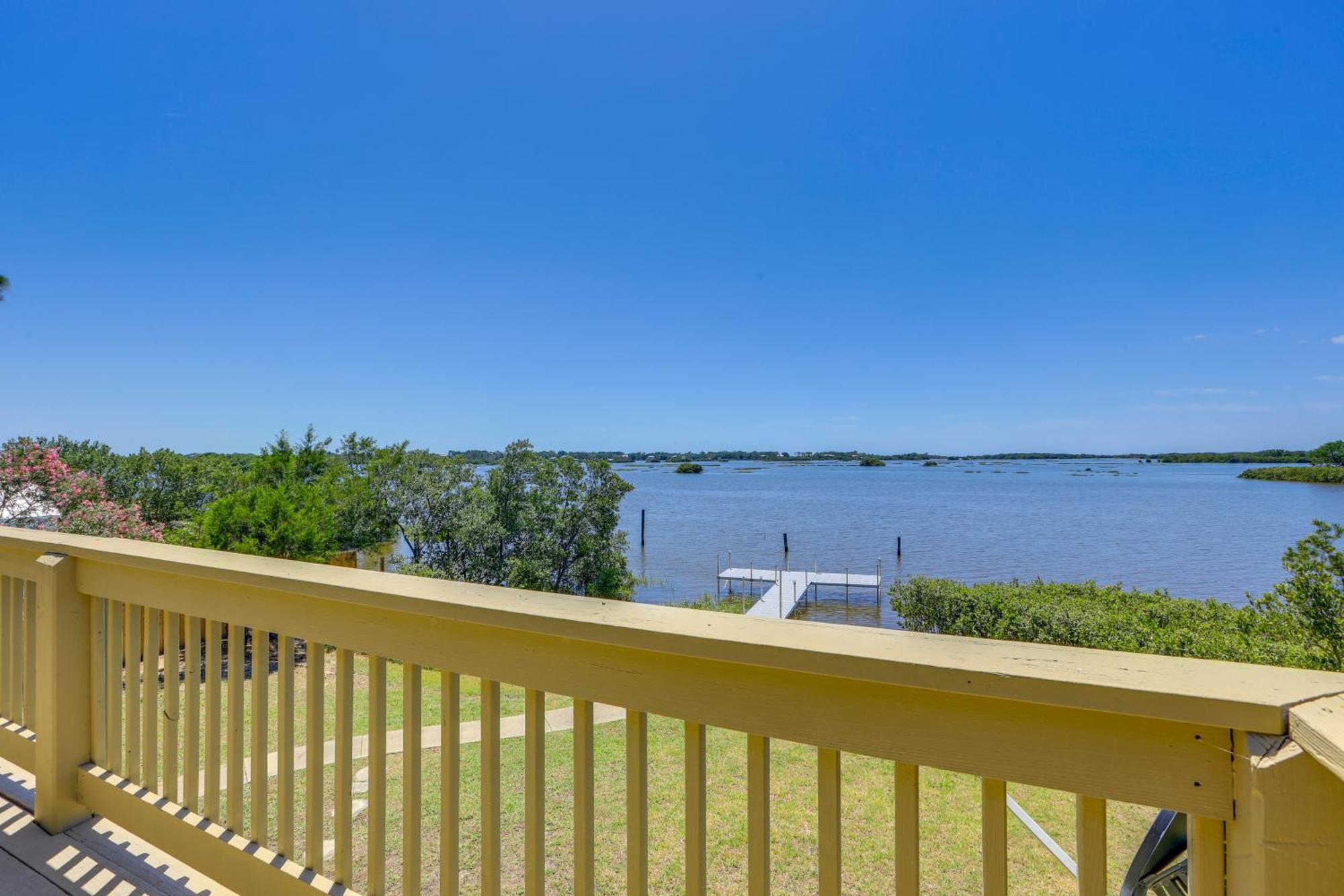 Waterfront Cedar Key Duplex Home Grill And Dock! Exterior photo