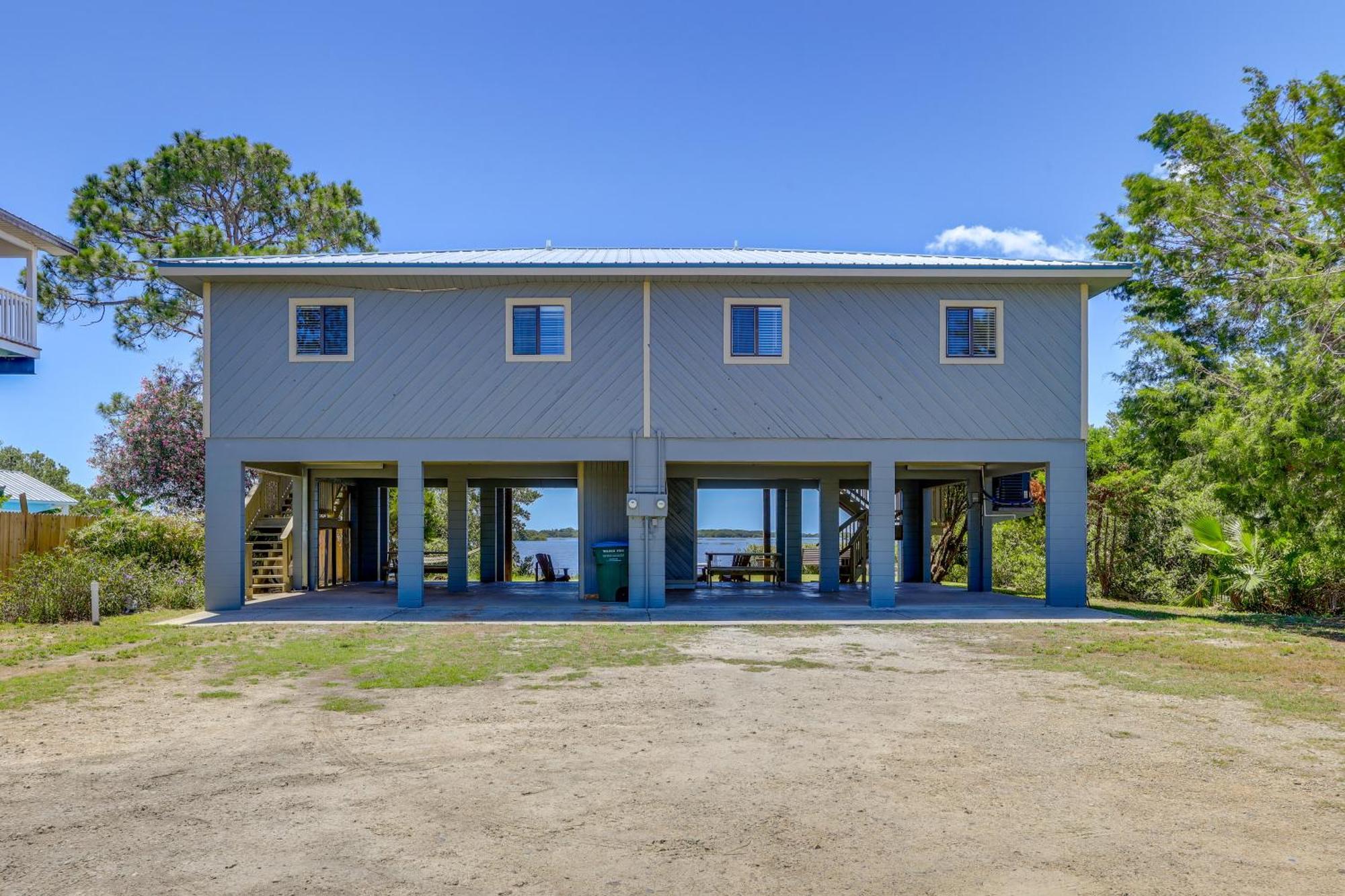 Waterfront Cedar Key Duplex Home Grill And Dock! Exterior photo