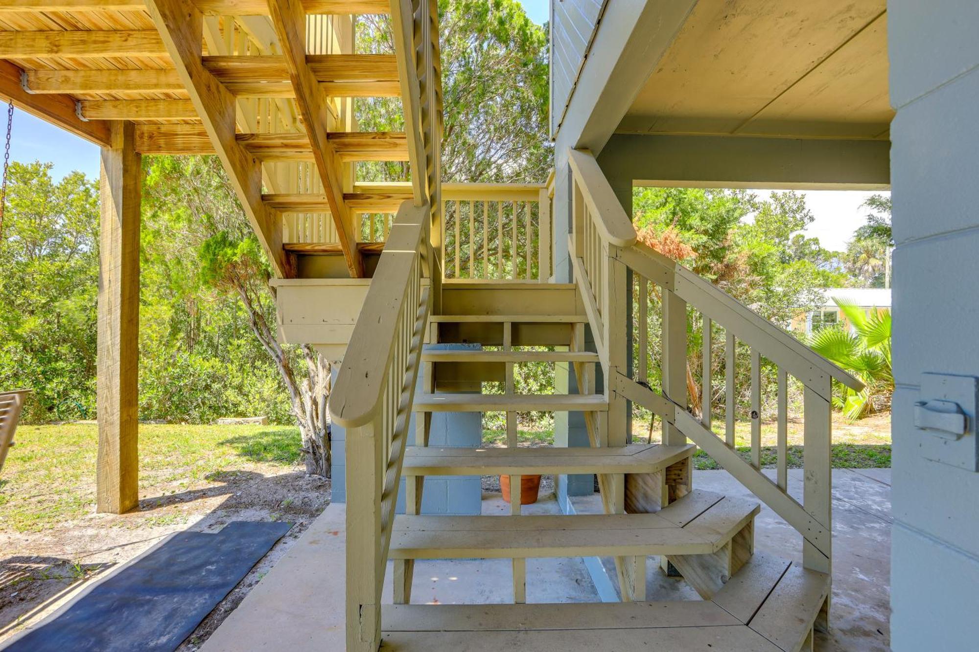 Waterfront Cedar Key Duplex Home Grill And Dock! Exterior photo