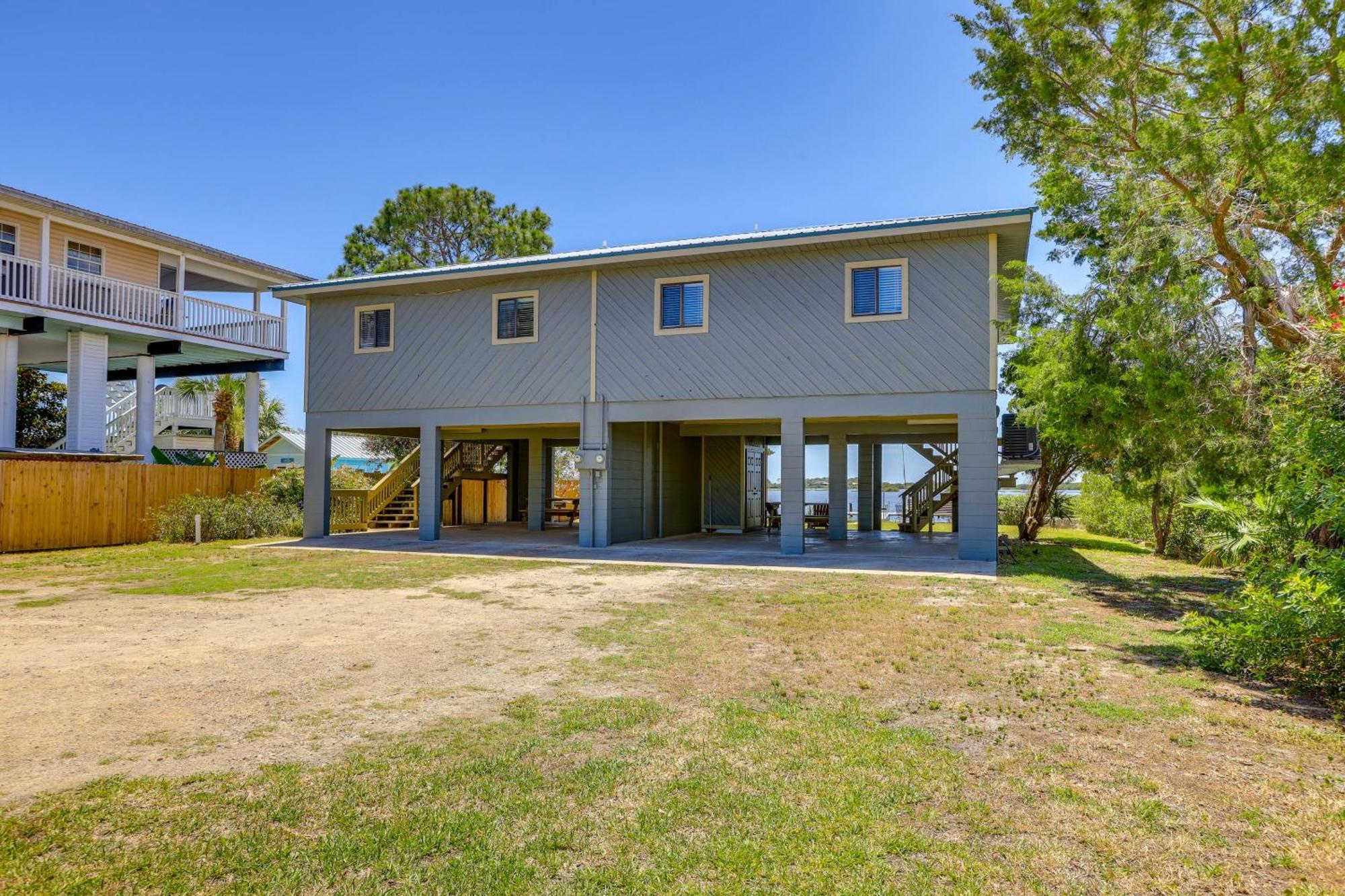 Waterfront Cedar Key Duplex Home Grill And Dock! Exterior photo