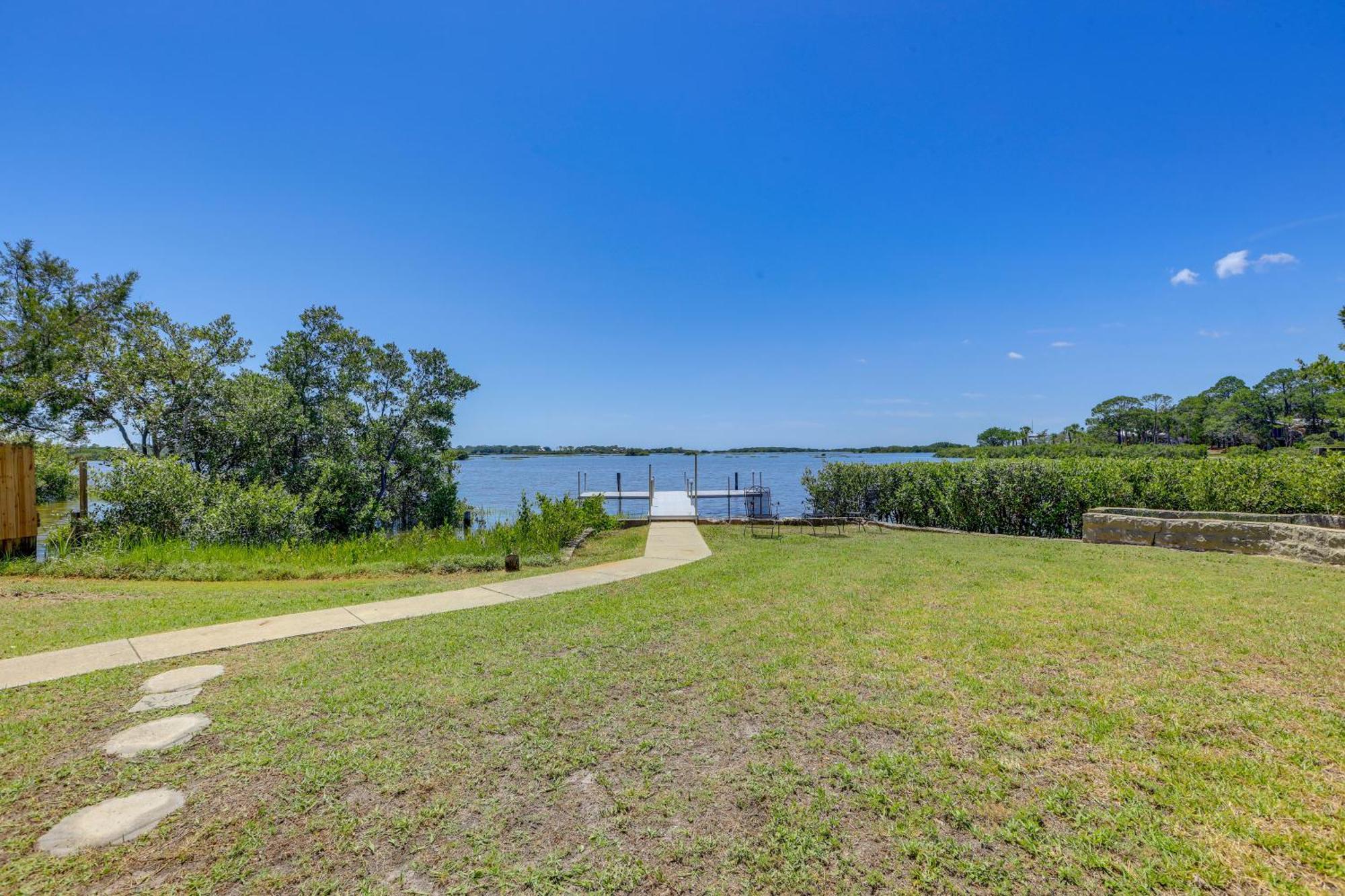 Waterfront Cedar Key Duplex Home Grill And Dock! Exterior photo