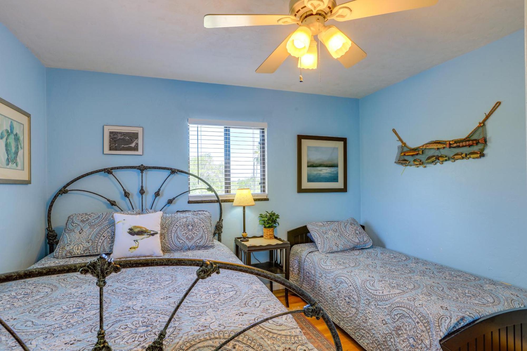 Waterfront Cedar Key Duplex Home Grill And Dock! Exterior photo